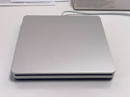 Apple USB SuperDrive DVD Re-Writer USB Alimenté Argent (MD564ZM/A) Modèle A1379 - Photo 2/5