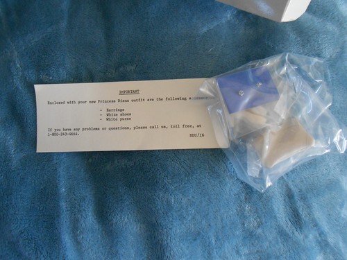 DANBURY MINT ~ Princess Diana Outfit ~ MINT! ~ Blue and White Shirtwaist ~ Nice! - Picture 5 of 5
