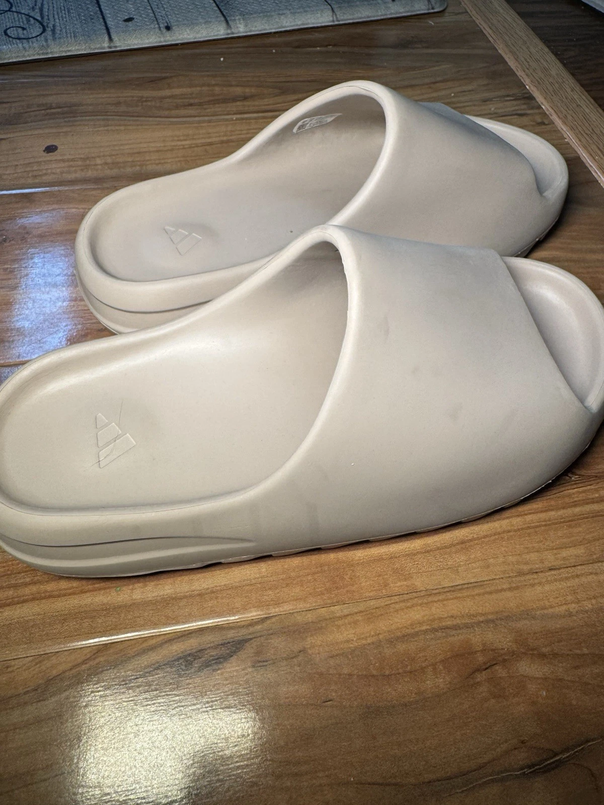 Adidas Yeezy Slides taglia 9 colore: puro