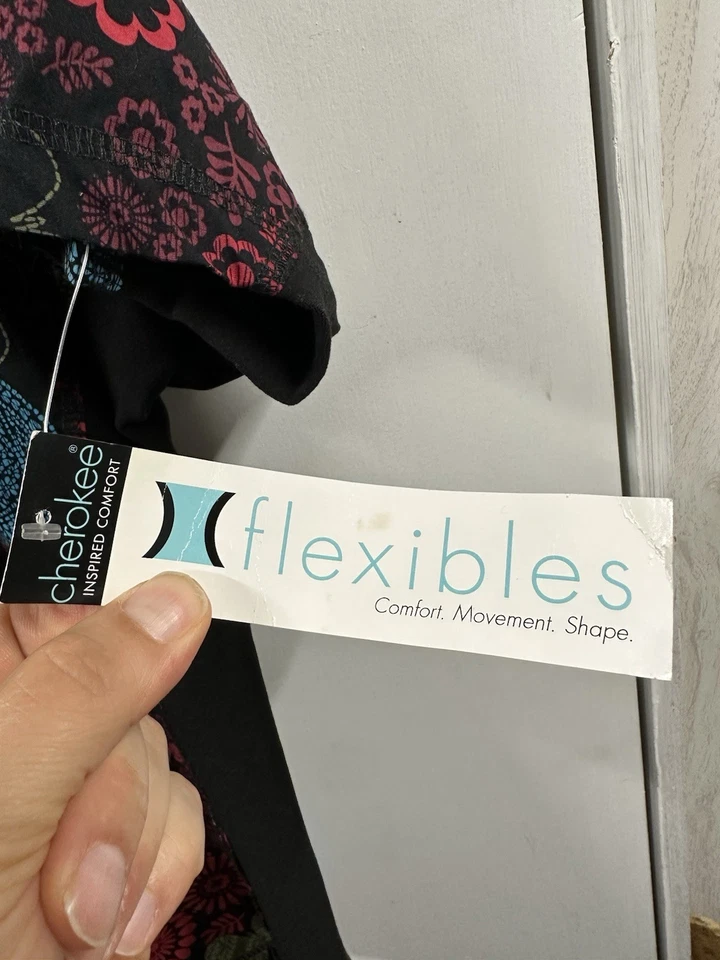 Net Cherokee FLEXIBLES Scrub Top Size Xl Floral stretch Sides - Image 4 of 4