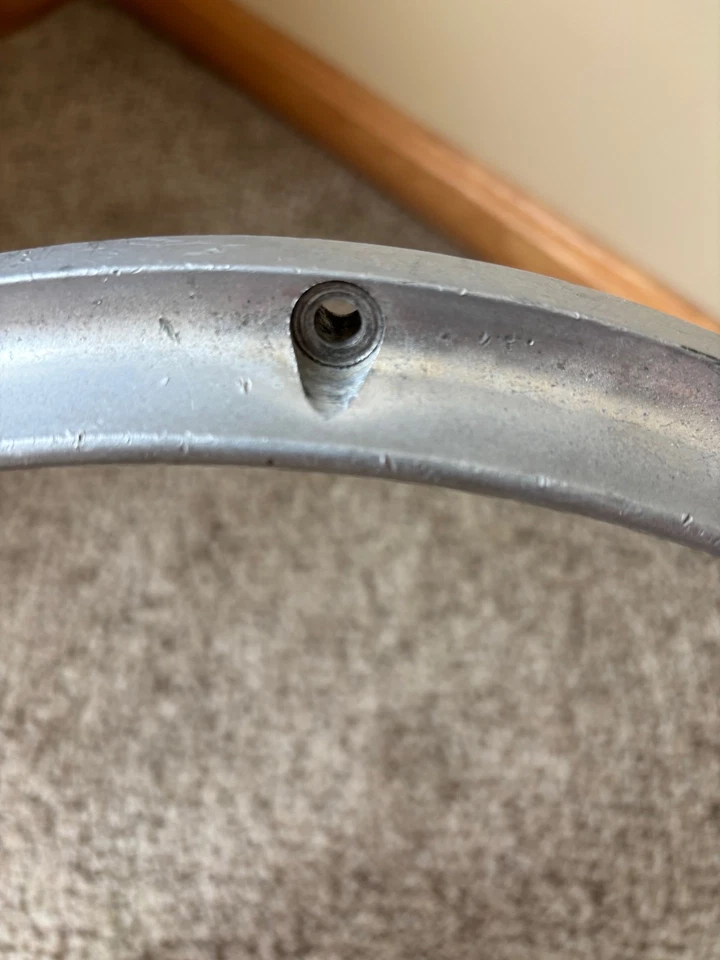 14英寸行军小军压铸环12凸耳面面铝二手 — 第 3/4 张图片