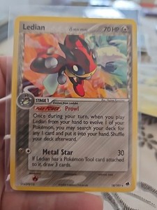 Ledian (Delta Species) 18/101 Dragon Frontiers Regular