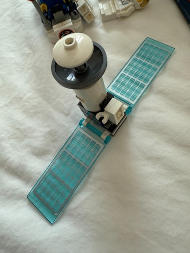 LEGO 10231 Shuttle Expedition — 100% complete, manual, minifigs - Picture 12 of 21