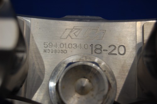 2006 05-08 KTM 250 SX-F XC TRIPLE TREE FRONT CLAMP SUSPEN STEERING 59401034019 - Picture 6 of 24