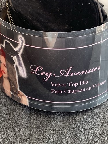 Leg Ave Velvet Top Hat W/ Steampunk Watch Chain w/Key & Lace Veil NIB - Picture 4 of 4