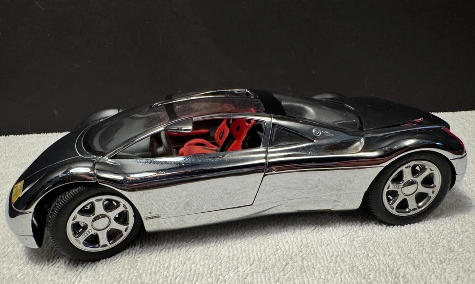 1/18 Audi Avus RevelL AG 1994 Heavy Chromed Diecast Car movable Seats,Steering - Image 3 of 4