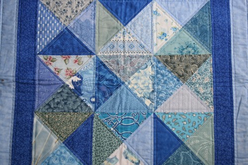 INDIGO BLUES - 91" x 91" - Pre-cut Quilt Kit by Quilt-Addicts Queen size - Picture 4 of 5