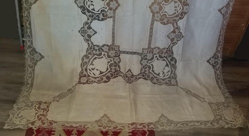 TOVAGLIA IN LINO MISTO COTONE INTAGLIO E RICAMO AD AGO PUNTO VENEZIA CON RILEVI - Bild 4 von 14