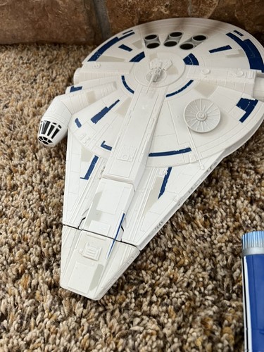 Hasbro Star Wars giocattoli interattivi denti blu e peluche Millennium Falcon Solo - Foto 7 di 9