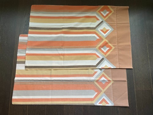 Vintage Pillowcases 1970's Mod Designs 2 Pairs - Martex +/ Geometric - Picture 2 of 8