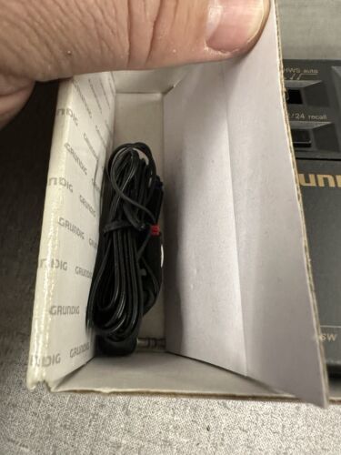 IN BOX GRUNDIG TRAVELER II Radio portatile a onde corte 7 bande - Foto 8 di 9