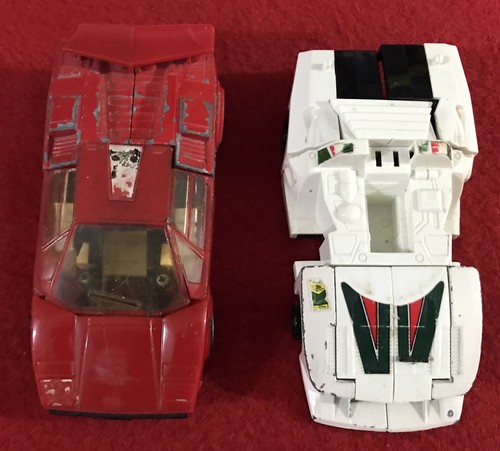Vintage 1980s Transformers GoBots Red Lamborghini Countach & White Sports Car