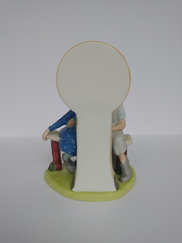 Estatuilla de porcelana vintage NORMAN ROCKWELL Danbury Mint Young Love 1980 - Imagen 7 de 21