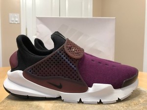 nike sock dart tech fleece