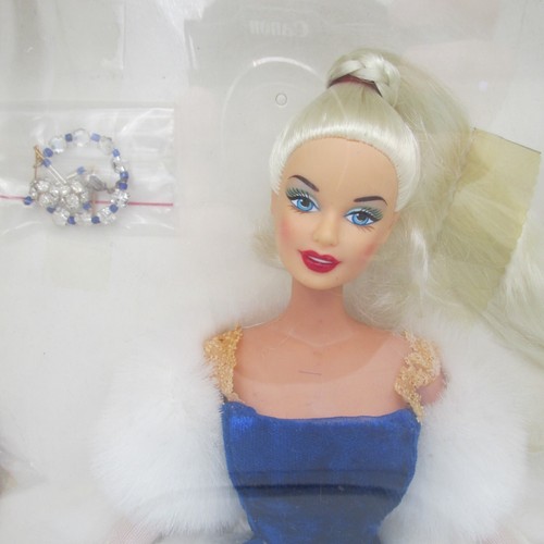 Vintage Barbie Doll CHRISTMAS CANDI Doll Paul David Exclusive Blonde 1997 Blond - Picture 6 of 12