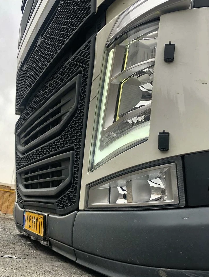 Pare-chocs droit + gauche + centre adapté pour camion Volvo FH4 Euro6 Spoiler... - Photo 2/4