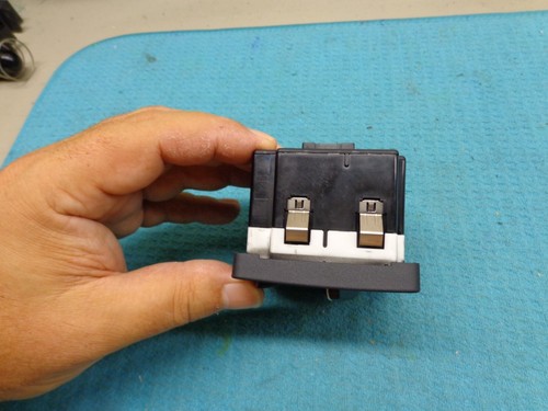 VOLVO V50 08 09 HEADLIGHT REAR FOGLIGHT DASH LIGHTS DIMMER FUEL DOOR SWITCH - Imagen 5 de 6