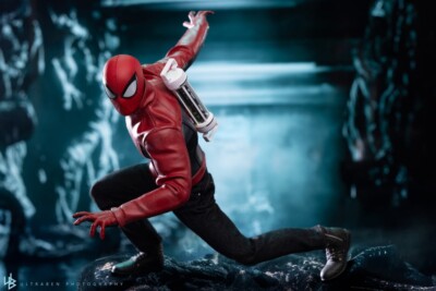 HotToys VGM71 Marvel's Spider-Man 2 Peter Parker Last Stand