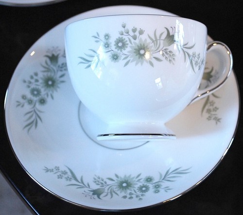 Wedgwood WESTBURY Tea Set For 7 (23 Pc) Cups, Saucers Plates + Creamer & Sugar - Picture 7 of 22