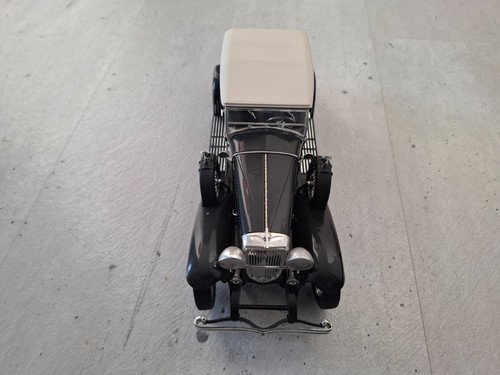 Duesenberg, Cabriolet, schwarz, 1934, Dach weiß, 1:18, Signature Models - Bild 5 von 18