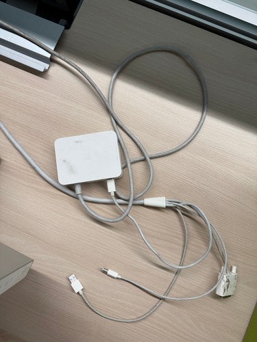 Apple 22" Cinema Display DVI Classic Aluminum - With Power Supply - Picture 6 of 7