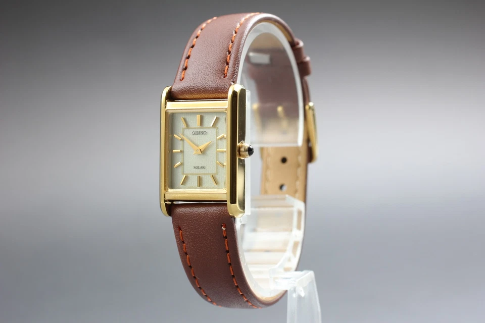 [Vintage] Reloj para mujer SEIKO Solar V115-0BD0 con forma de tanque dorado 18 mm de JAPÓN Foto 4 de 4