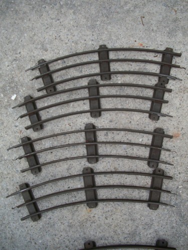 EUROPEAN? PREWAR 3 RAIL STANDARD GAUGE 15 PIECES OF CURVE TRACK - Picture 2 of 5