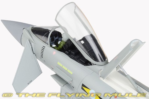 Corgi 1:48 Typhoon FGR.Mk 4 RAF No.11 Sqn ZJ935 - Picture 3 of 8