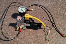 Numatics Pneumatic Solenoid Valve Assembly w/Pressure Gauge 237-958B