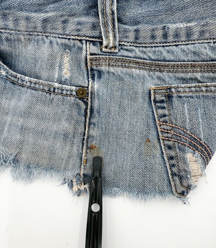 Vintage Y2K Hollister Shorts Womens 5 Distressed Hot Pants Low Rise Button Fly - Picture 11 of 15