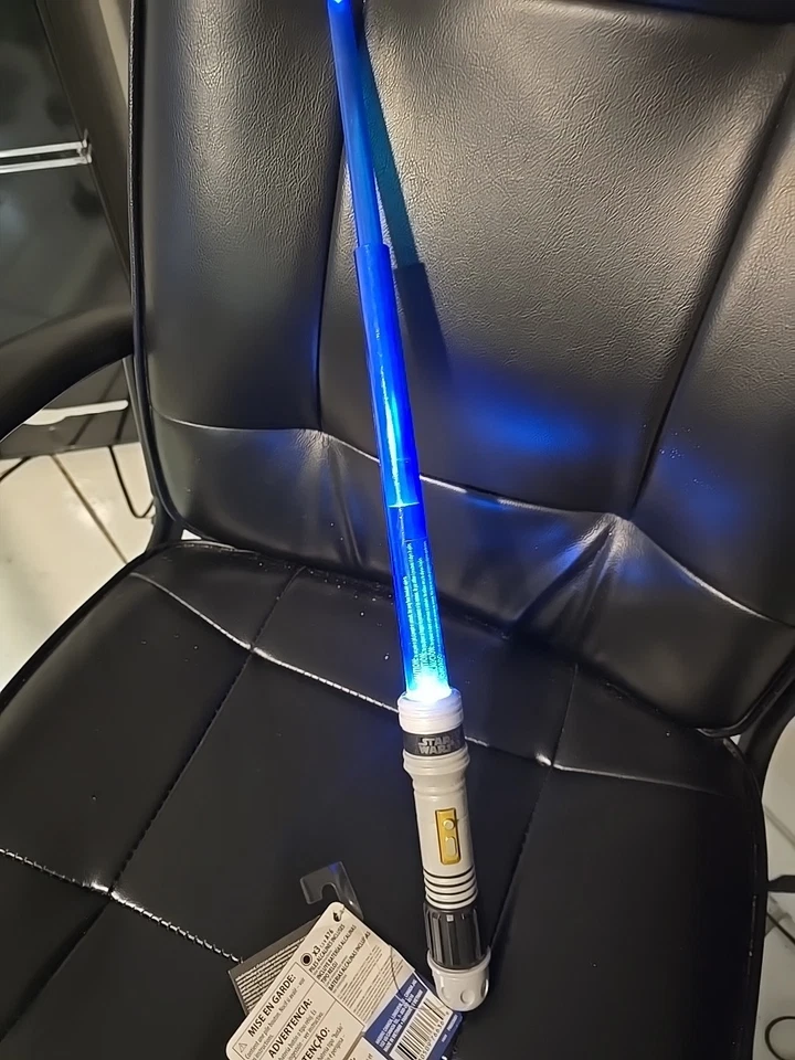 Star Wars Hasbro Azul Jedi Sable de Luz Juguete Iluminado Extensible Cosplay E2243 NUEVO Foto 4 de 4