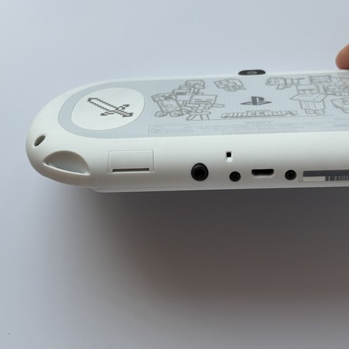 Mint  PlayStation Vita PCH 2000 Minecraft Special Edition Console w/game&charger - Picture 11 of 11