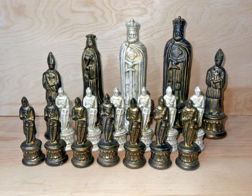 VINTAGE 1973 ARNEL'S CERAMIC CHESS REPLACEMENT PIECES (18)Bronze, Gold And Cream