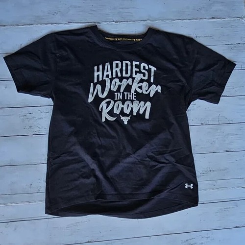 Under Armour The Rock Iron Paradise T-Shirt "Hardest Worker in the Room" Gr. Small