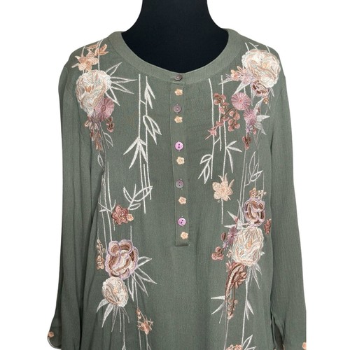 Paparazzi grün bestickt Blumen Midikleid Gr. Small - Bild 7 von 15