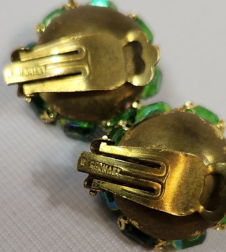 Vtg Western Germany Earrings w Green Beads & Goldtone Clip-On Style Signed - Picture 4 of 7