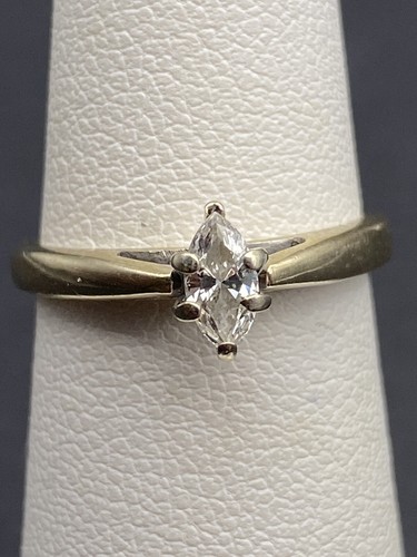 Anillo de compromiso de oro blanco de 18k con diamantes marquesa. Talla 5. - Imagen 1 de 12