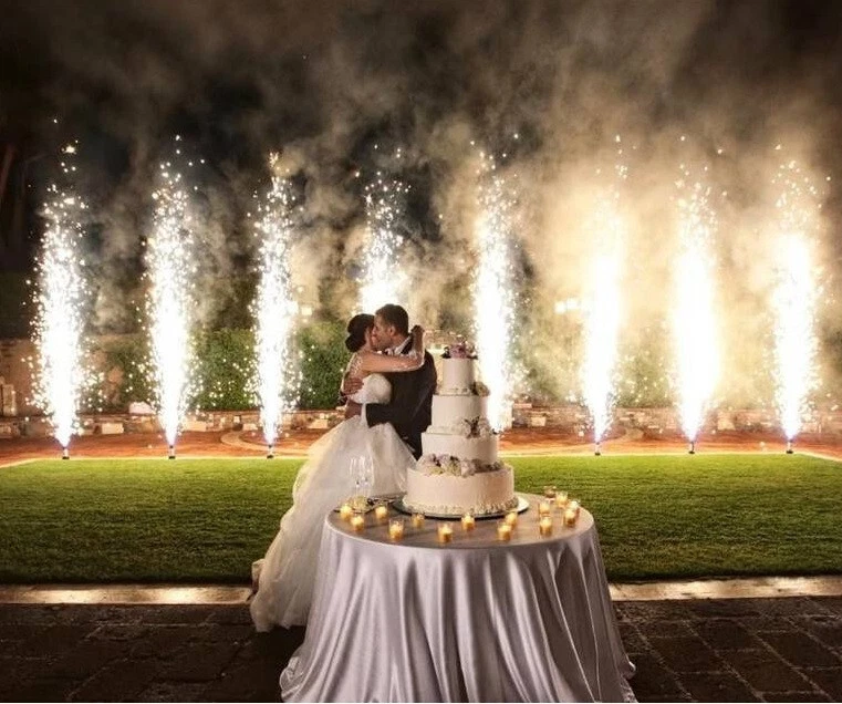 Vulcano 5 metri fontana ORO freddo no fumo matrimonio festa compleanno magic 60s - Immagine 2 di 2