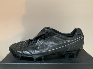 ronaldinho boots black