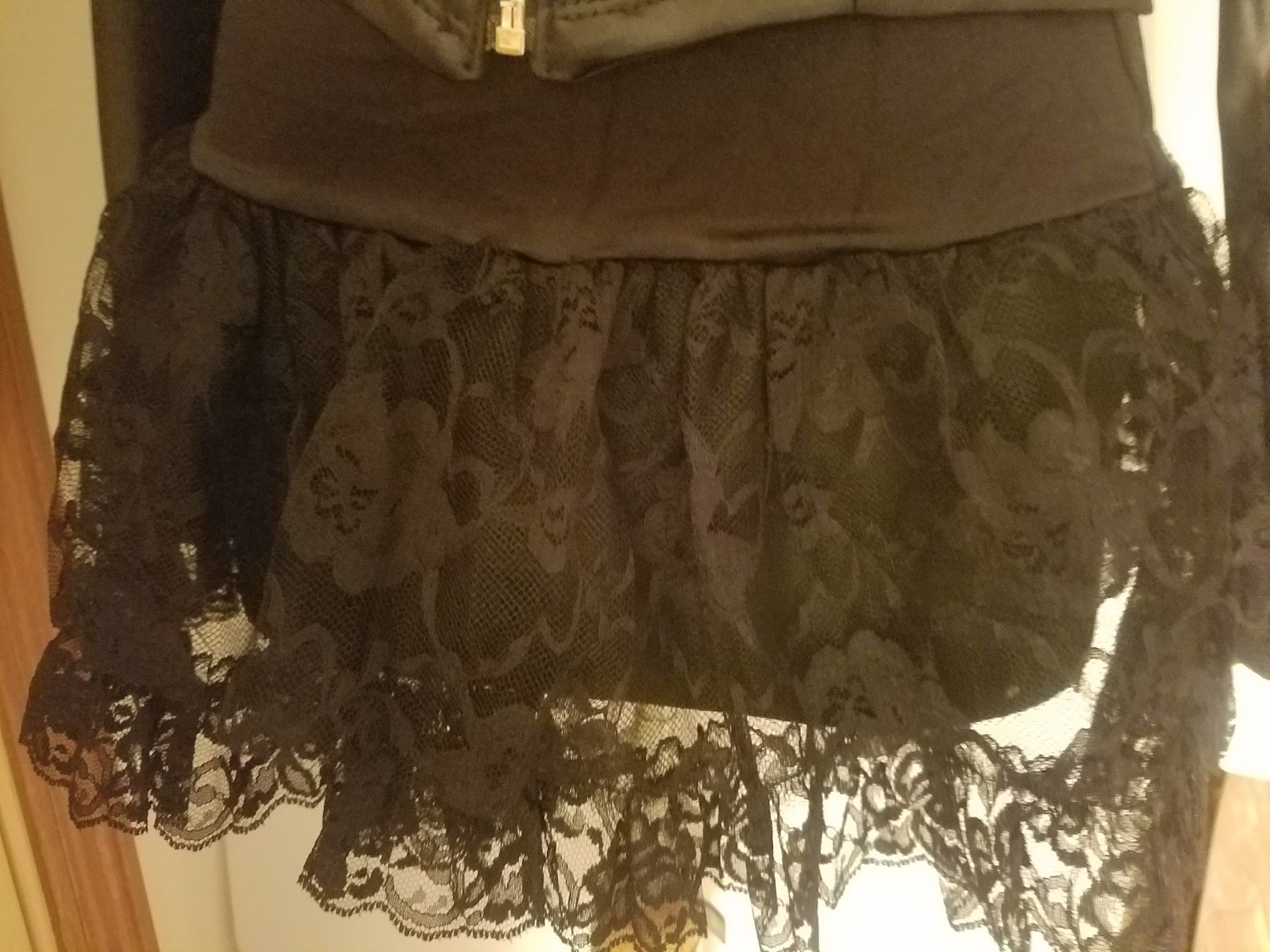 Picture 3 of 10