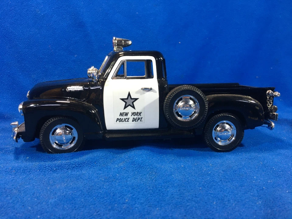 MIRA - SOLIDO' 1:18 POLICE CHEVROLET PICKUP 1953 - Immagine 2 di 4