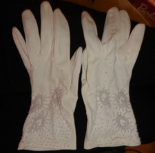Vintage White Beaded Decoration Women's Gloves Size  6 - 6 1/2