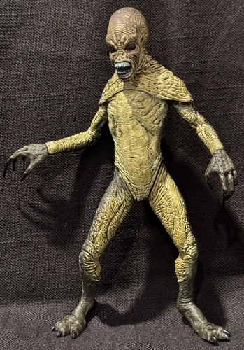 The X-Files Vintage 1998 Attack Alien Actionfigur McFarlane - Bild 2 von 3
