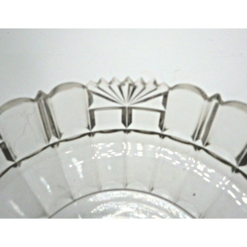 Eine geschliffene Glas Servierschale mit Fuß 4 Zoll Fächer Jakobsmuschelrand Hochzeit Süßigkeitenschale - Bild 4 von 5