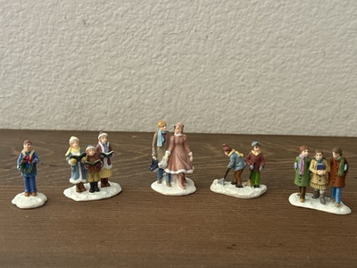 #ad Thomas Kinkade Hawthorne Village Figures #91272 5 PC SET YOUNG CAROLERS $40.00