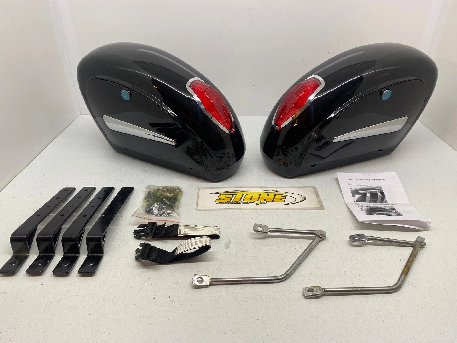 Universal Motorcycle Hard SaddleBag Bags Trunk w/Light For Honda Yamaha Harley