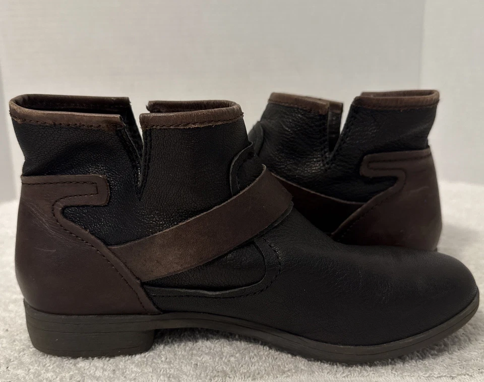 BCBG Women’s Rough Black Oak Leather Strap & Buckle Moto Boots Size 7.5B - Image 4 of 4