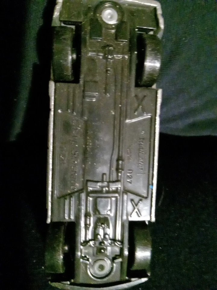 Chevy Silverado con motocicleta Hot Wheels Foto 4 de 4