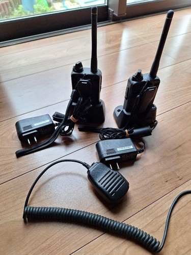Icom IC-DPR3 BC-202 2-Pack Transceivers w/ Charger & Mic Li-Ion Battery - Zdjęcie 2 z 9