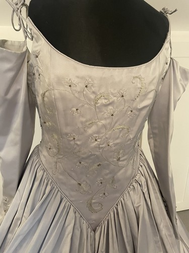 Wedding Dress VINTAGE Fits 10/12 UNIQUE Lavender 100% Silk NIKKI HILL £1800 - Picture 4 of 24